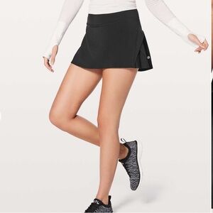 Lululemon Play Off the Pleats Mid-Rise Athletic Golf/Tennis Skirt- Balck